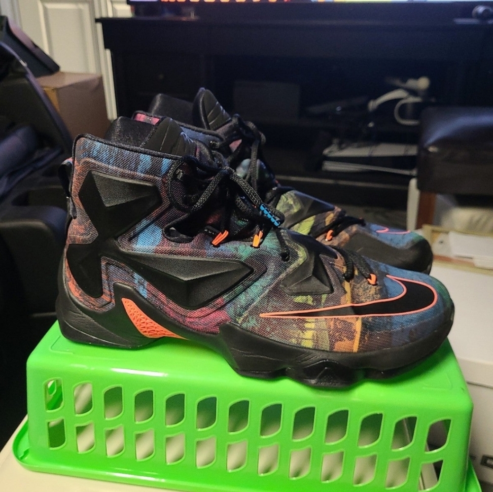 SOLD Nike Lebron 13 Akronite Philosophy